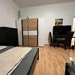 Affordable 1Br Apt- Wifi & Tv Near Danube River!
